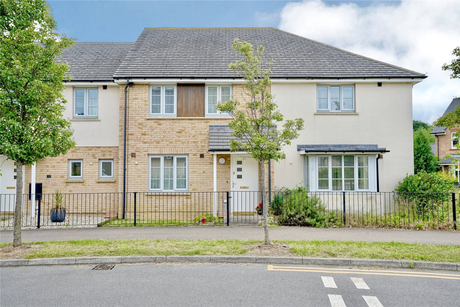 2 bed terraced house for sale in Hogsden Leys, St. Neots - Property Image 1