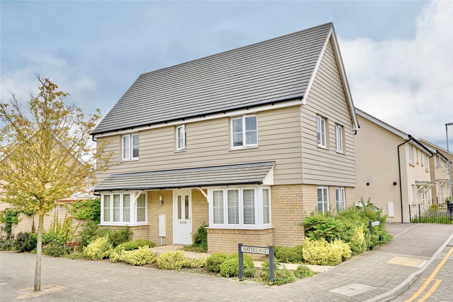 3 bed detached house for sale in Waterland, St. Neots  - Property Image 1