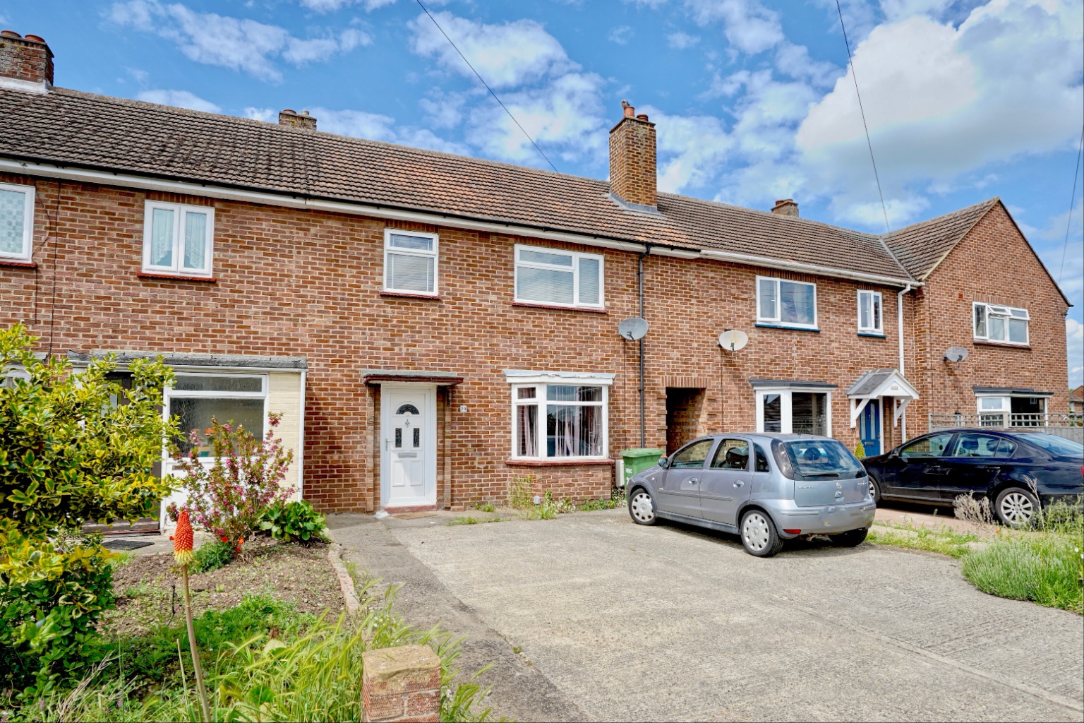 3 bed terraced house for sale in Leys Road, St. Neots - Property Image 1