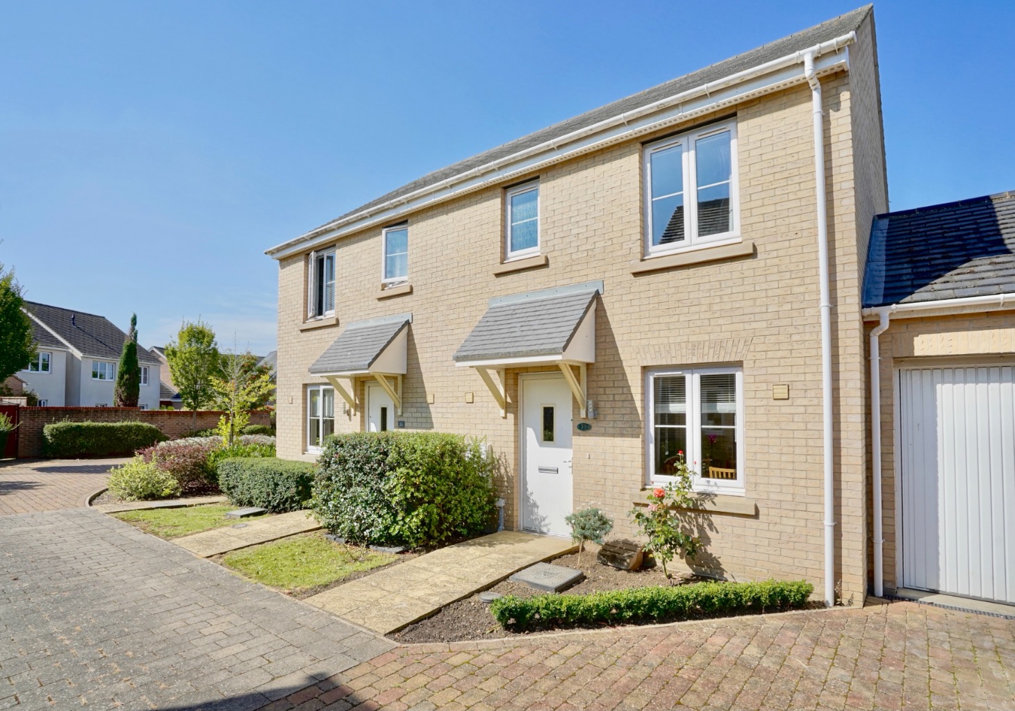 3 bed semi-detached house for sale in Fox Brook, St. Neots - Property Image 1