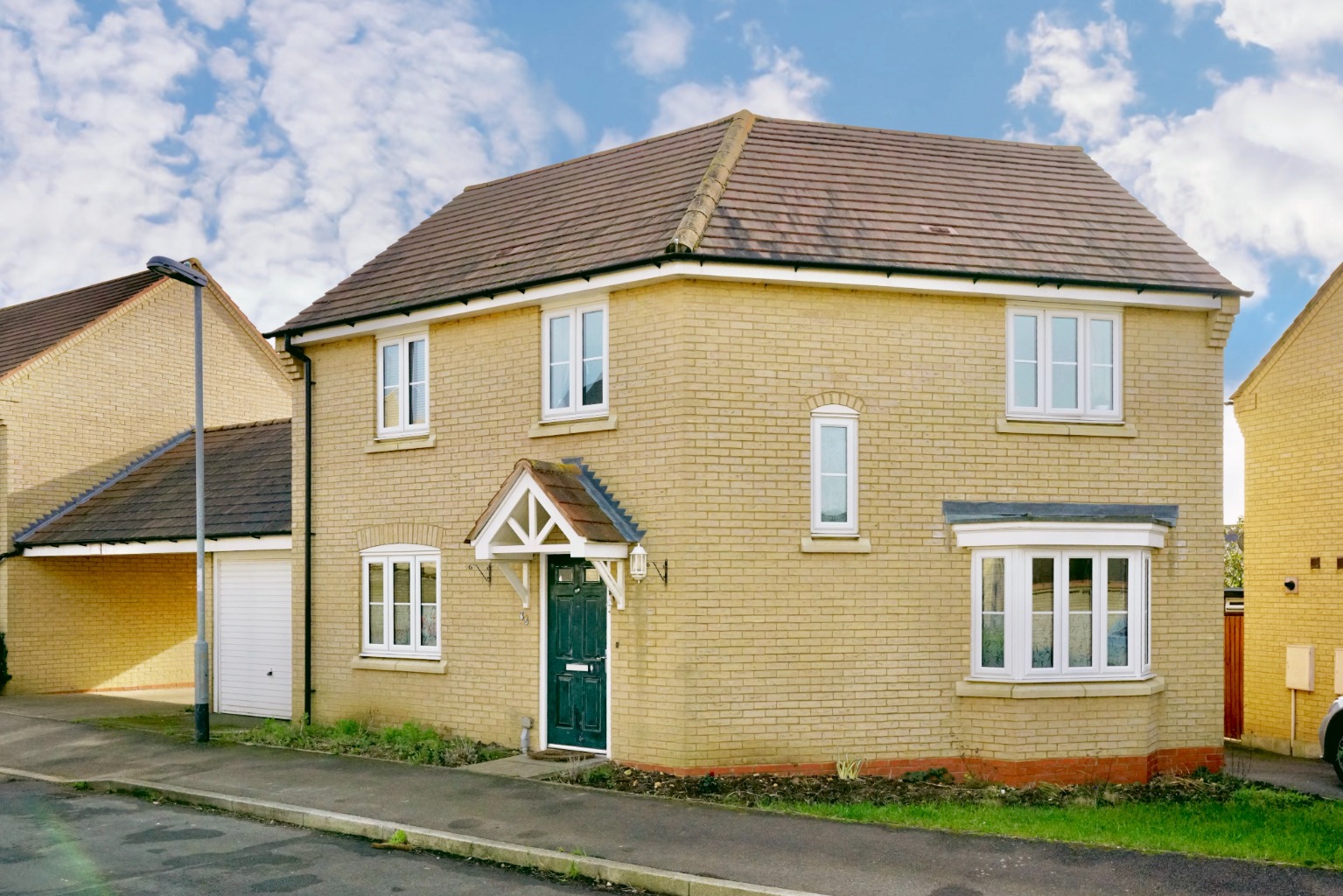 3 bed detached house for sale in Lannesbury Crescent, St. Neots - Property Image 1
