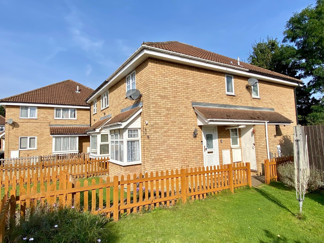 1 bed semi-detached house for sale in Meadowsweet, St. Neots  - Property Image 1