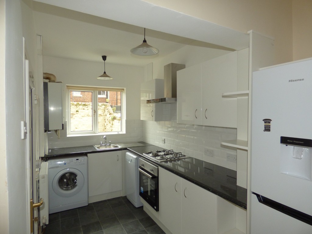 2 bed terraced house to rent in Falmouth Road, Heaton  - Property Image 1