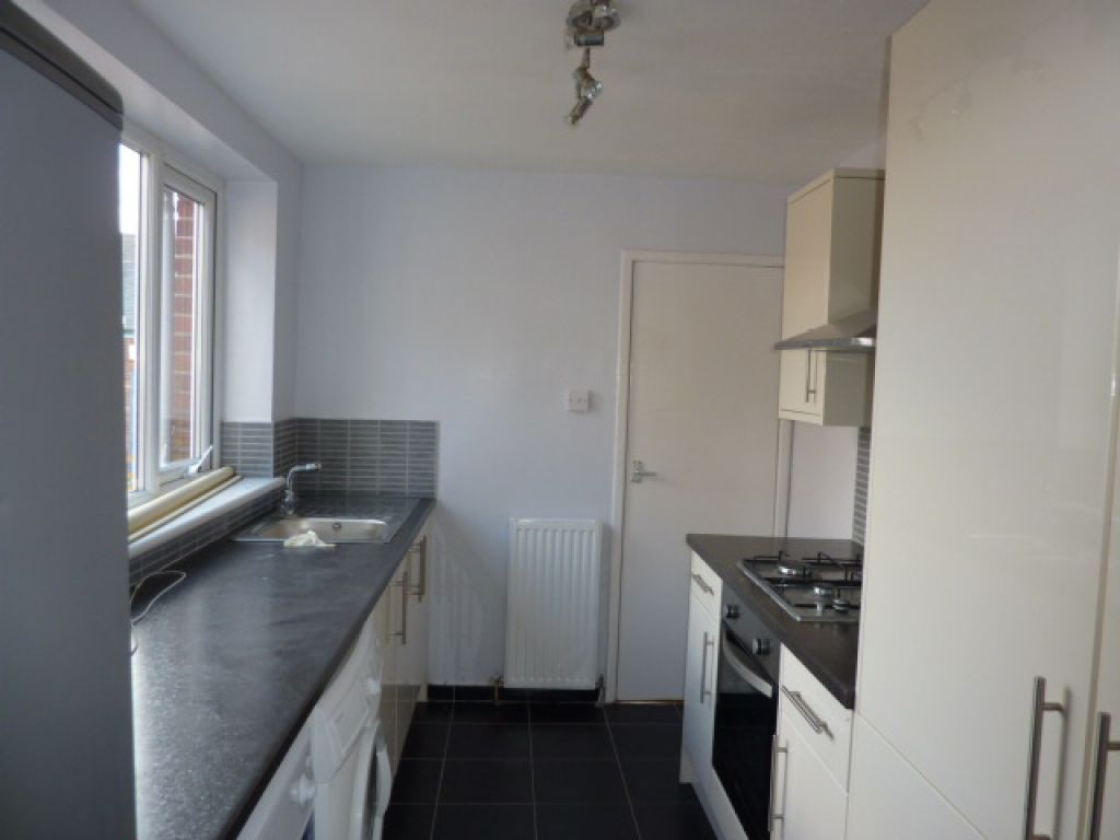 3 bed flat to rent in Bolingbroke Street, Heaton  - Property Image 1