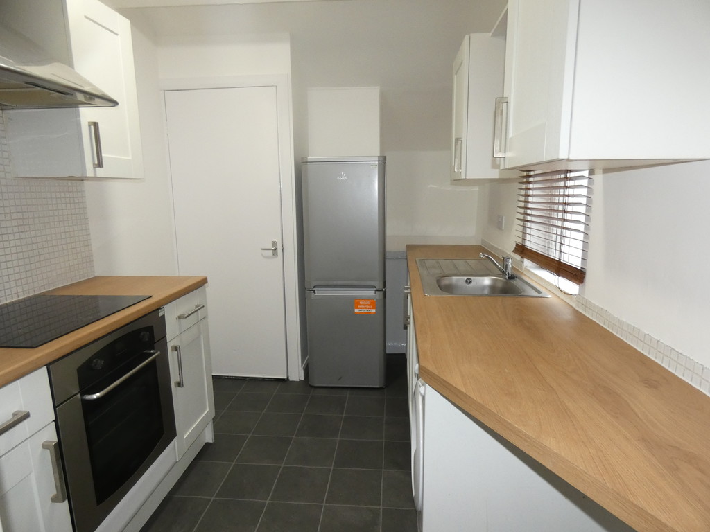 2 bed flat to rent in Trewhitt Road, Heaton  - Property Image 1