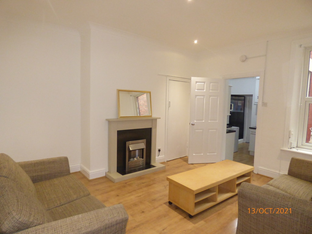 2 bed flat to rent in Simonside Terrace, Heaton  - Property Image 1
