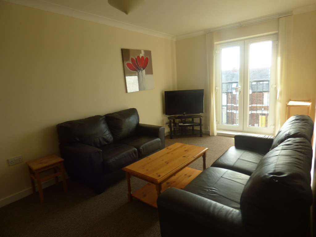 4 bed apartment to rent  - Property Image 1