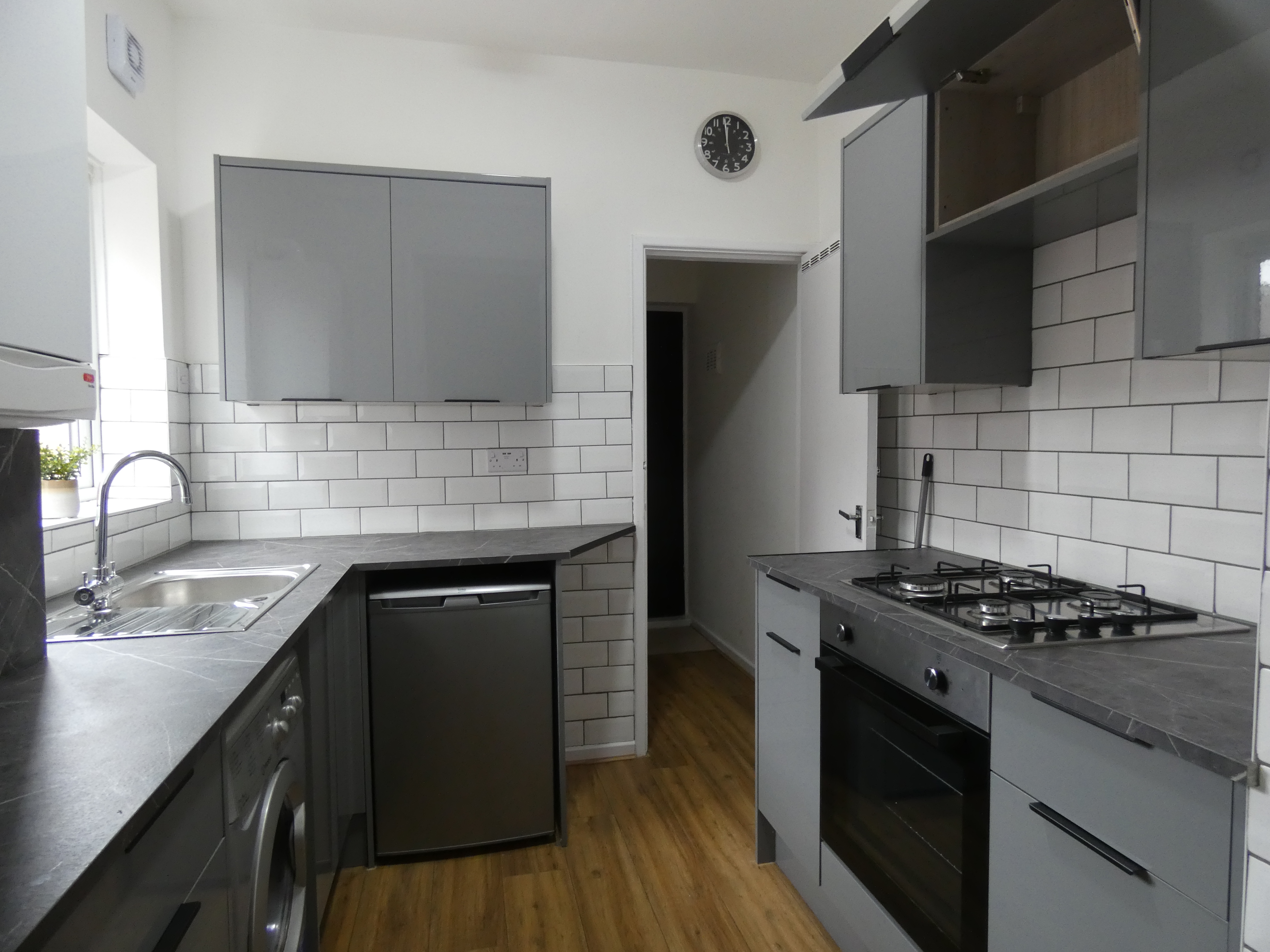 3 bed flat to rent in Warton Terrace, Newcastle upon tyne  - Property Image 1