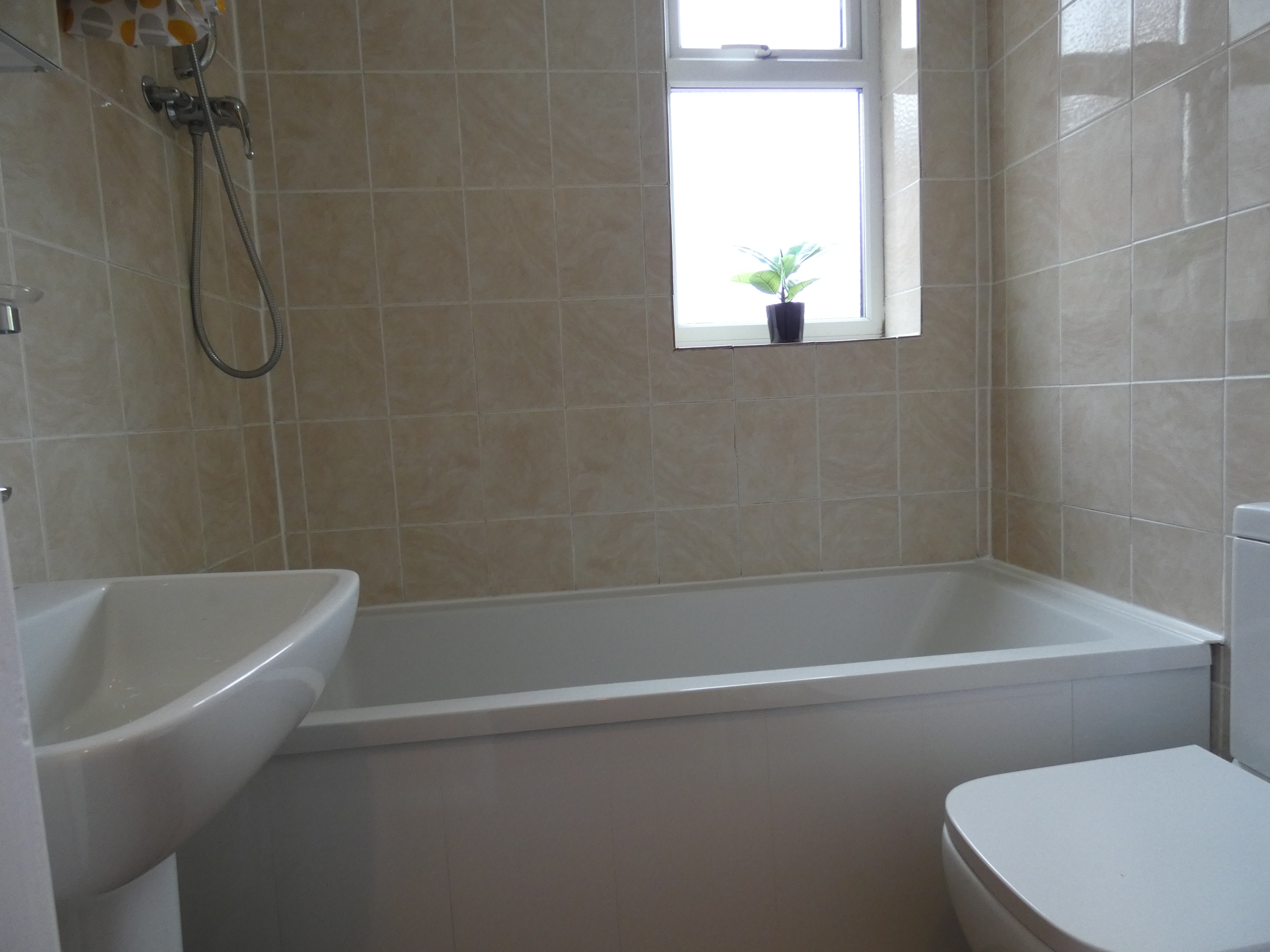 3 bed flat to rent in Warton Terrace, Newcastle upon tyne  - Property Image 3