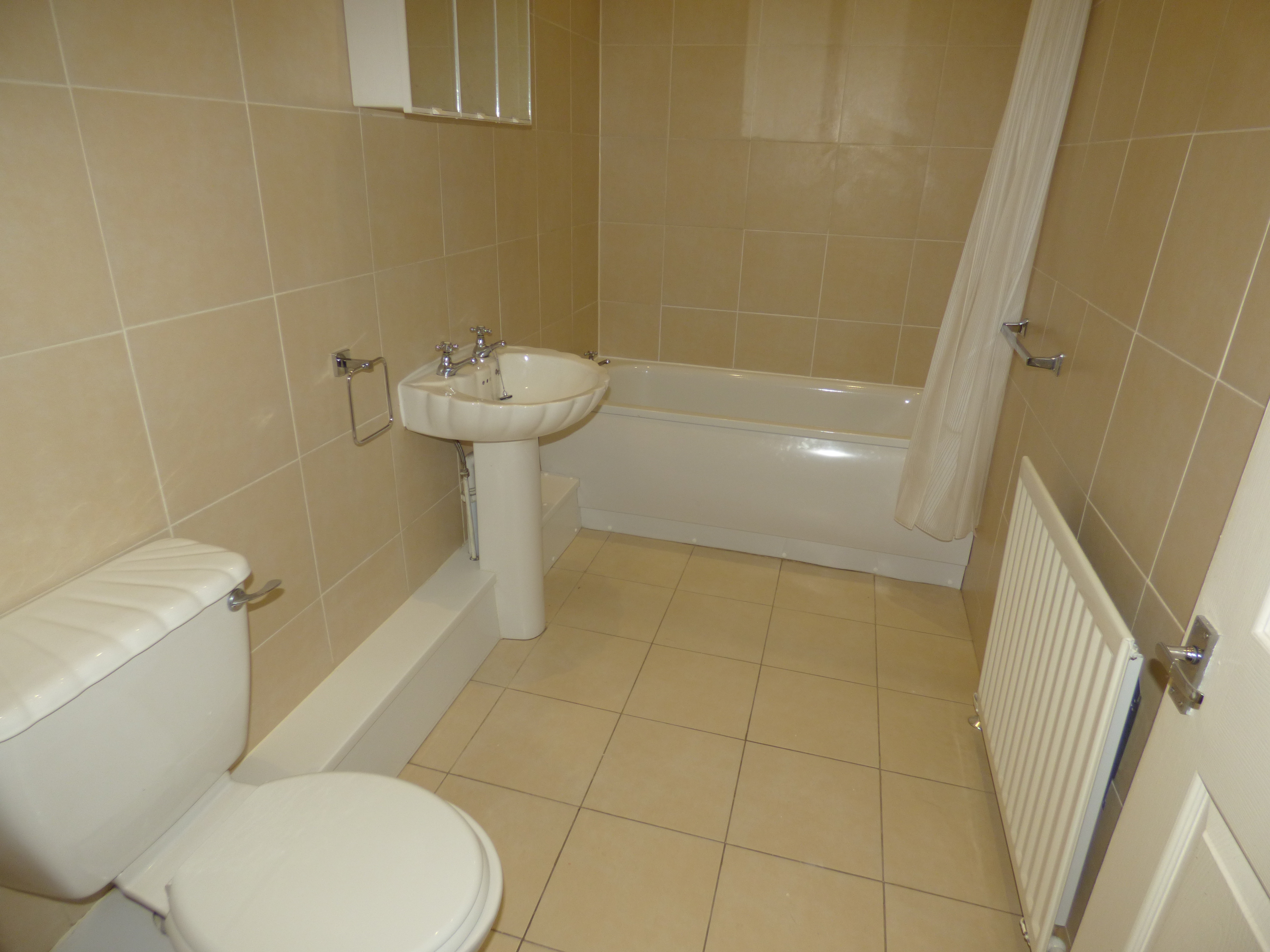 3 bed flat to rent in Warton Terrace, Newcastle upon tyne  - Property Image 3