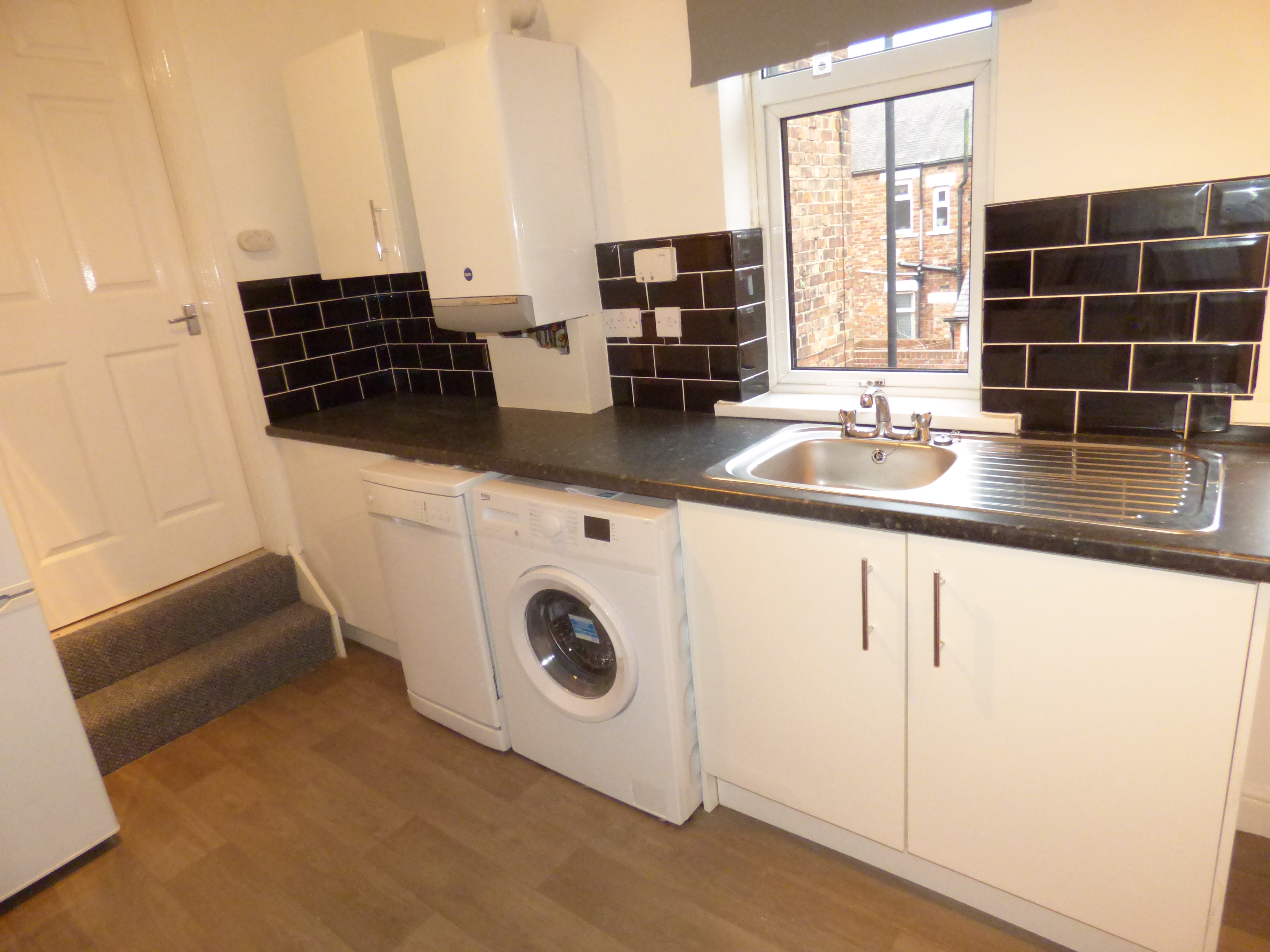3 bed flat to rent in Warton Terrace, Newcastle upon tyne  - Property Image 12