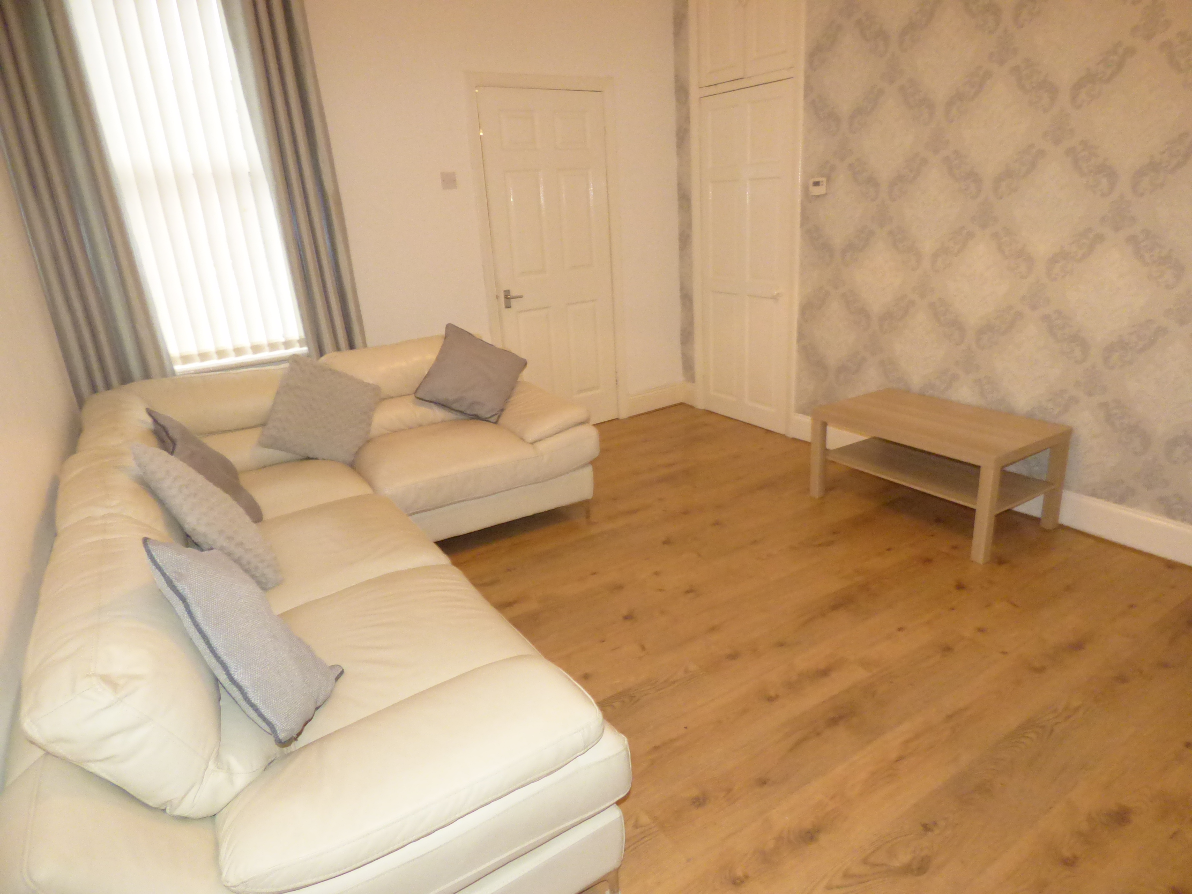 3 bed flat to rent in Warton Terrace, Newcastle upon tyne  - Property Image 2