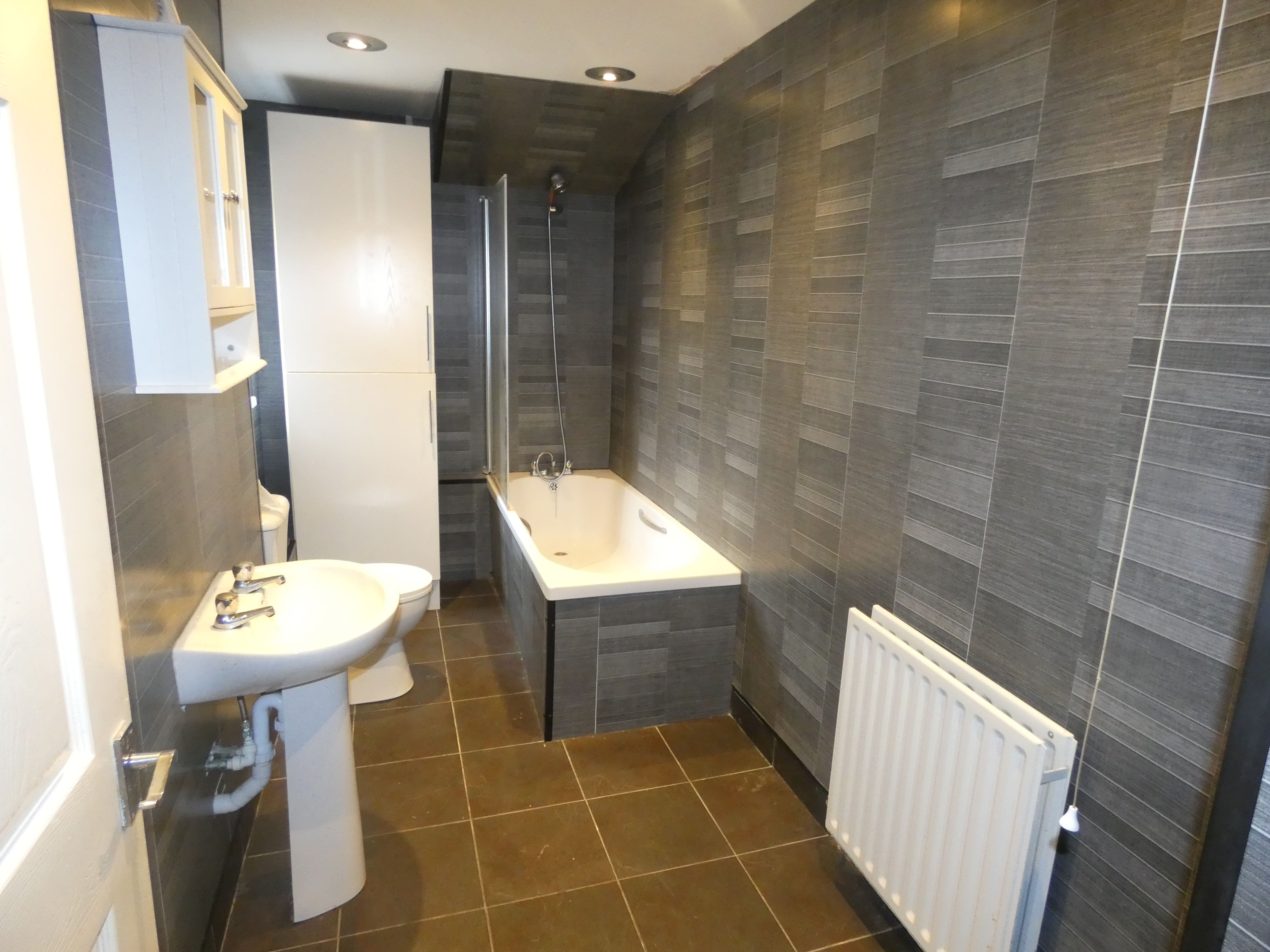 2 bed flat to rent in Hazlerigg, Newcastle upon tyne  - Property Image 1