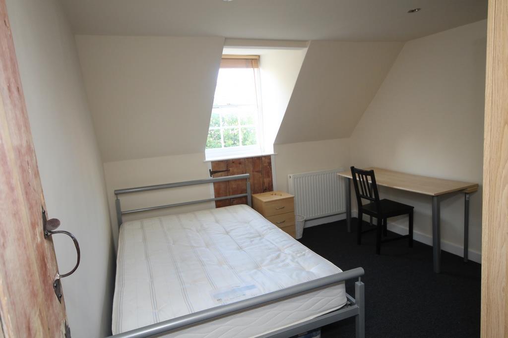 4 bed flat to rent in Dowry Square, Bristol 7