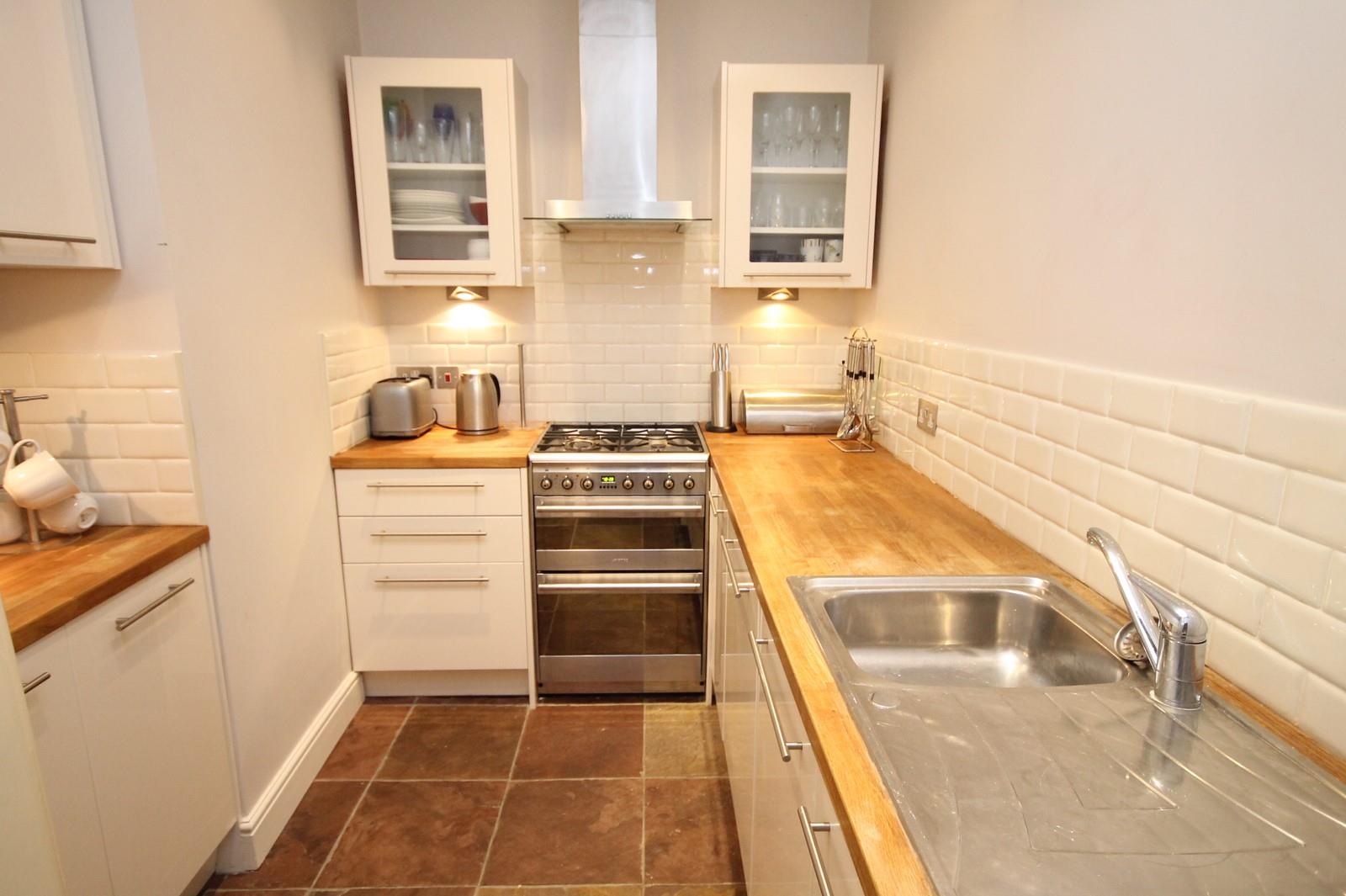 2 bed flat to rent in Victoria Square, Bristol 3