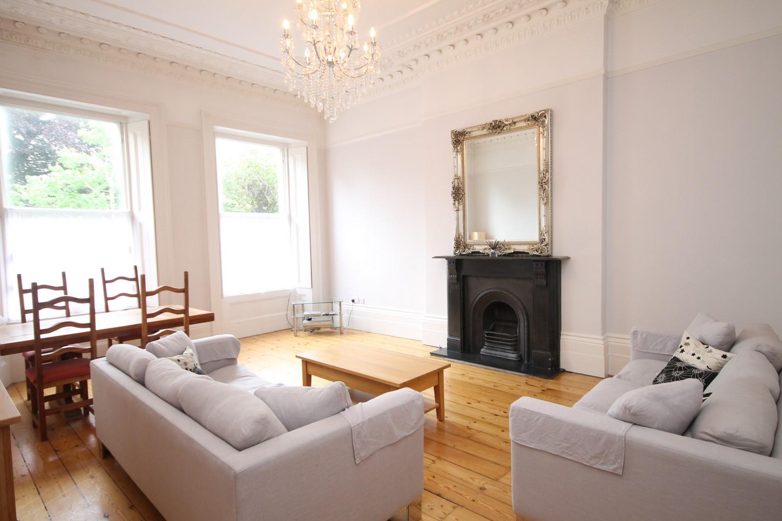 2 bed flat to rent in Victoria Square, Bristol - Property Image 1