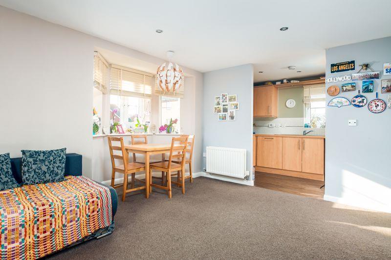2 bed flat to rent in Shakespeare Avenue, Bristol 2