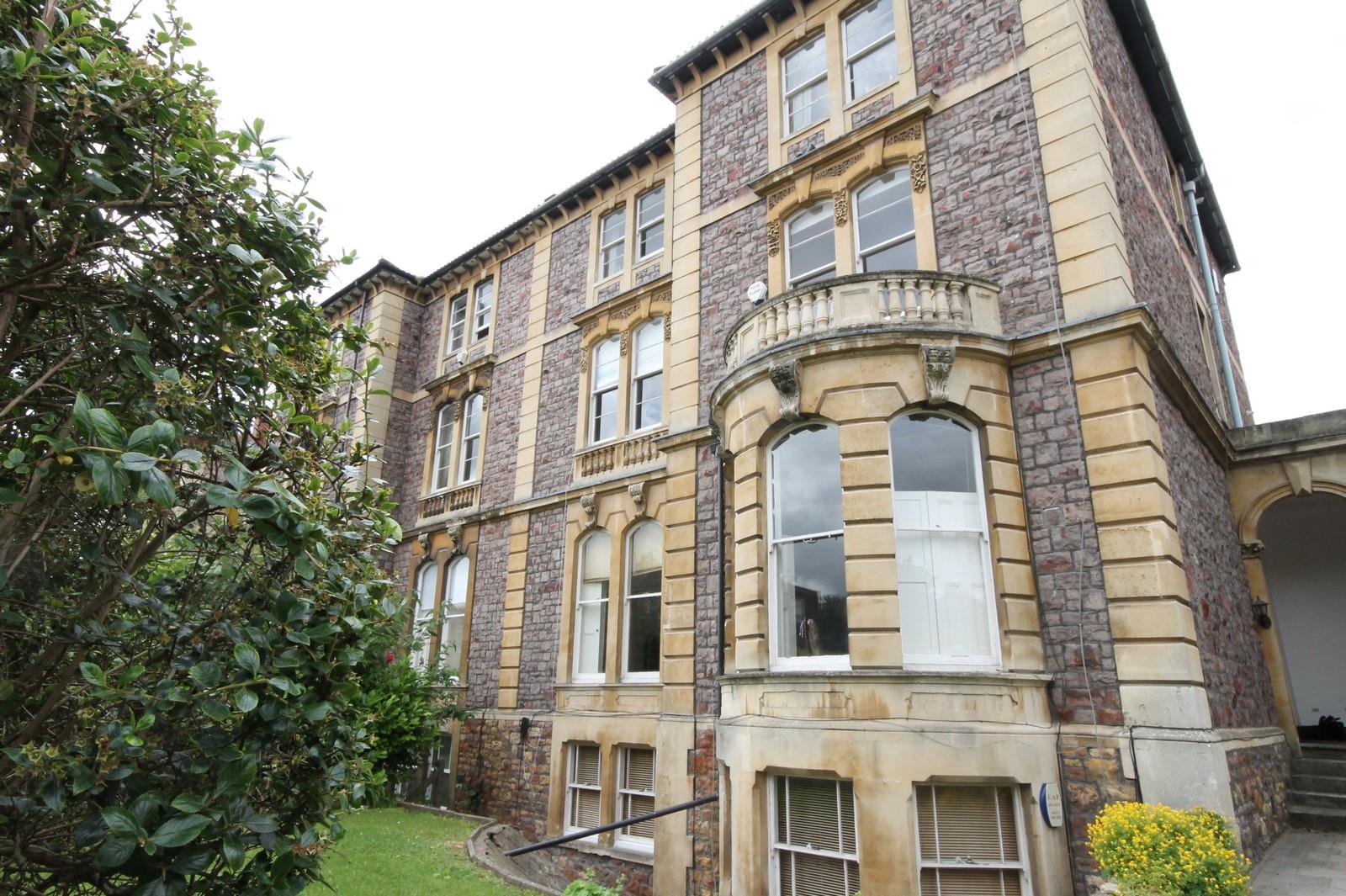 2 bed flat to rent in 16 Miles Road, Bristol - Property Image 1