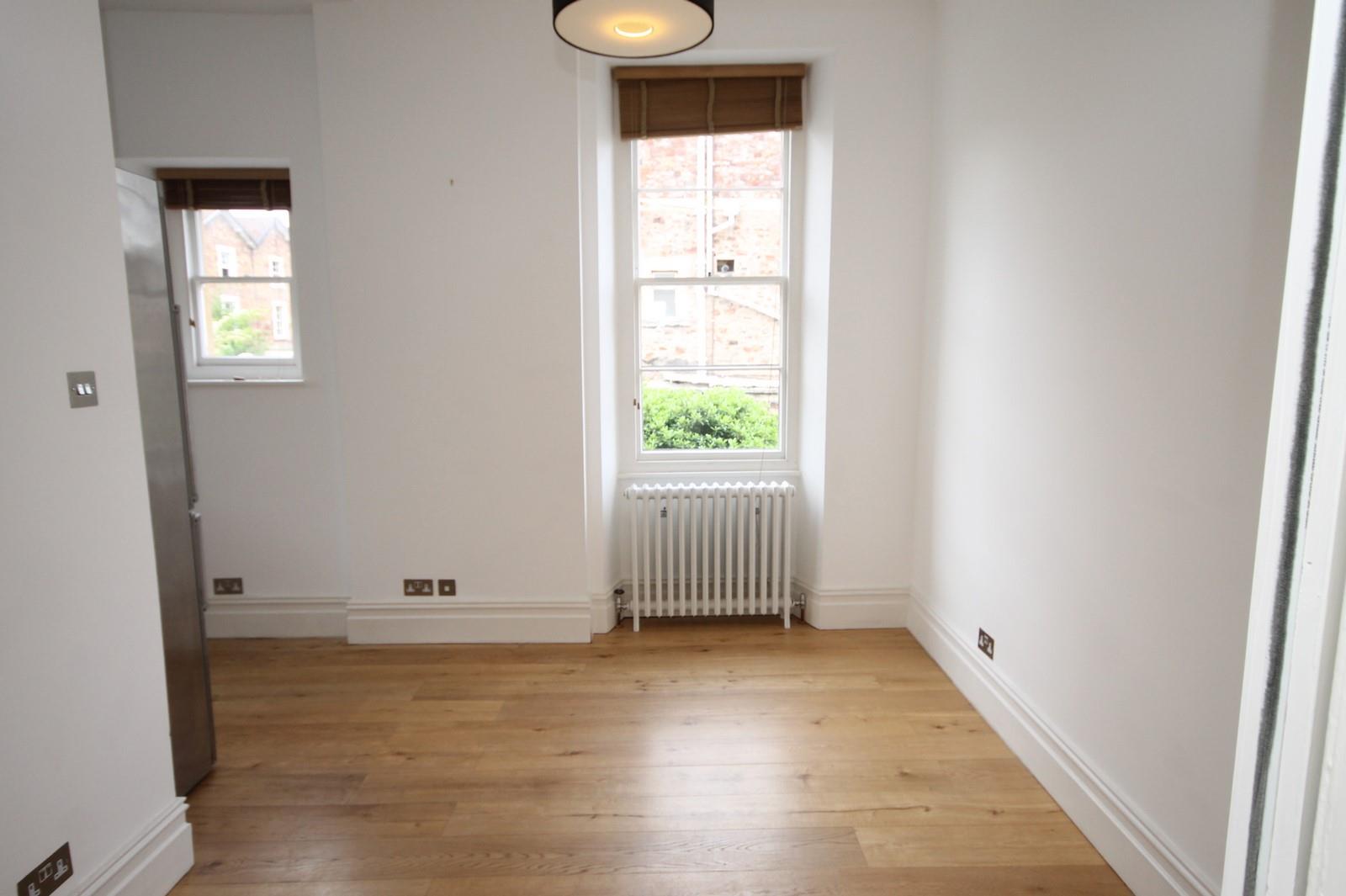 2 bed flat to rent in Miles Road, Bristol  - Property Image 4