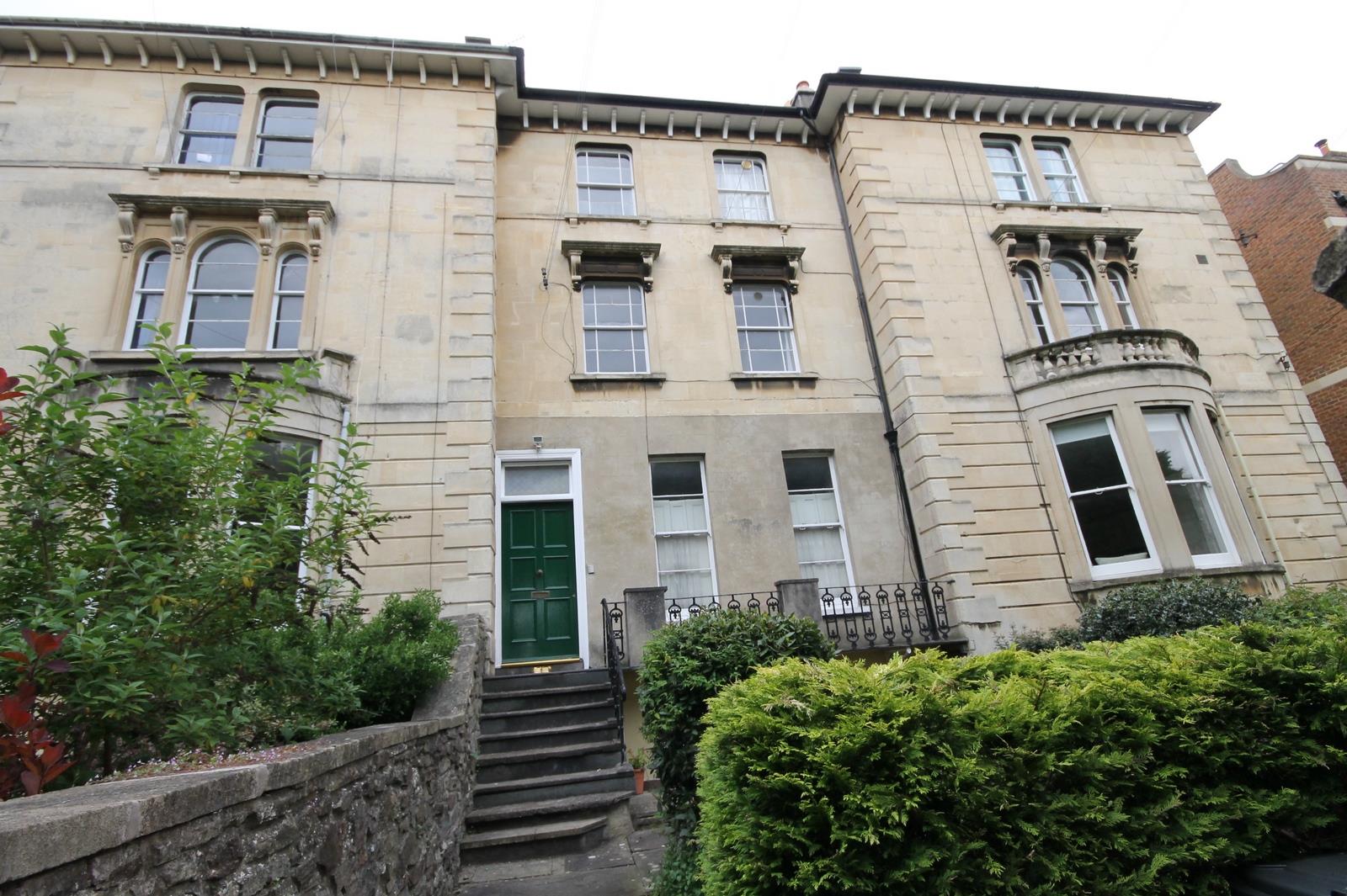 2 bed flat to rent in 8 Chertsey Road, Bristol, BS6