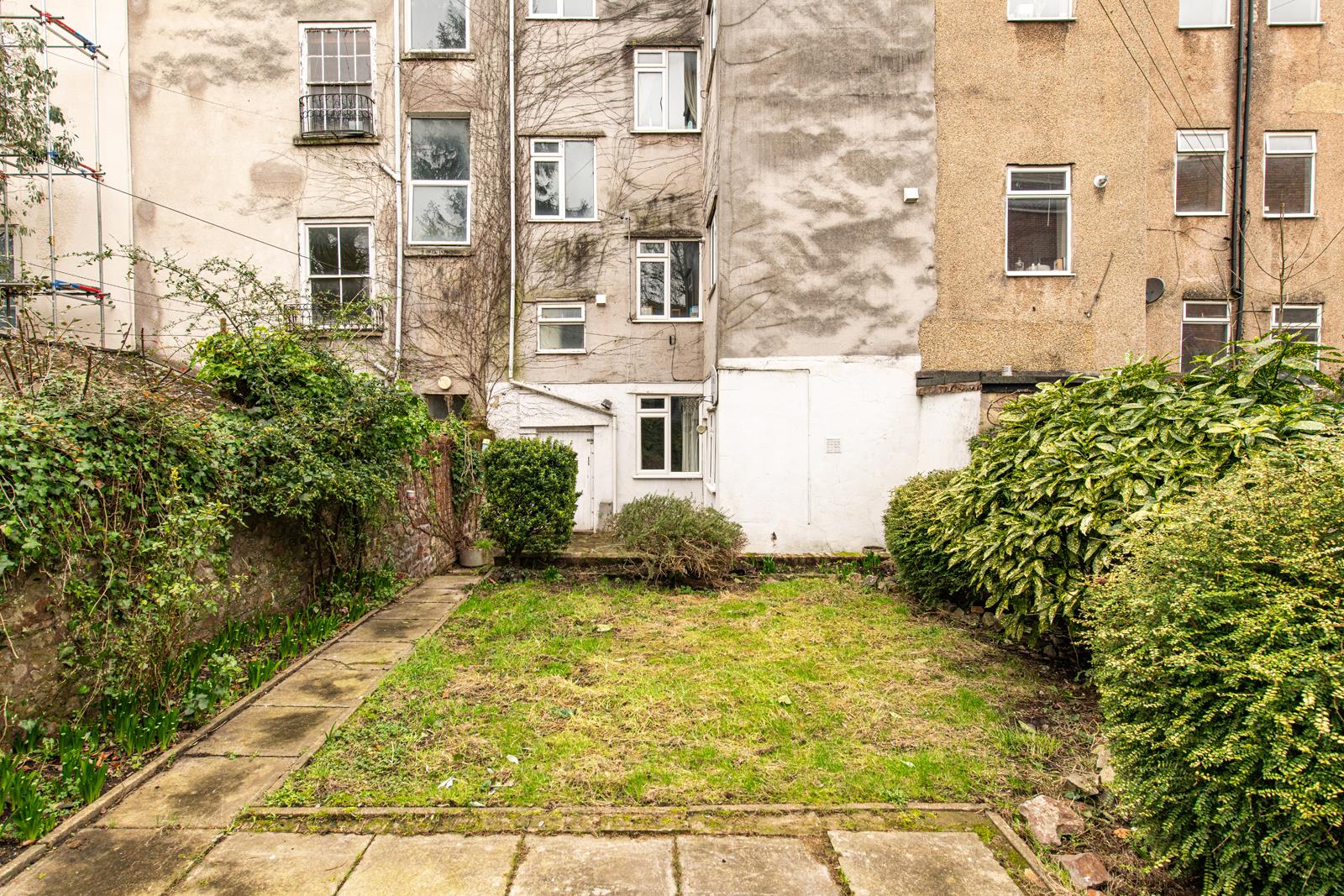 2 bed flat to rent in Hotwell Road, Bristol 7