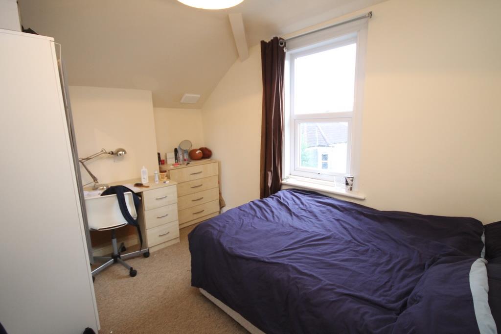 6 bed flat to rent in Chandos Road, Bristol 6