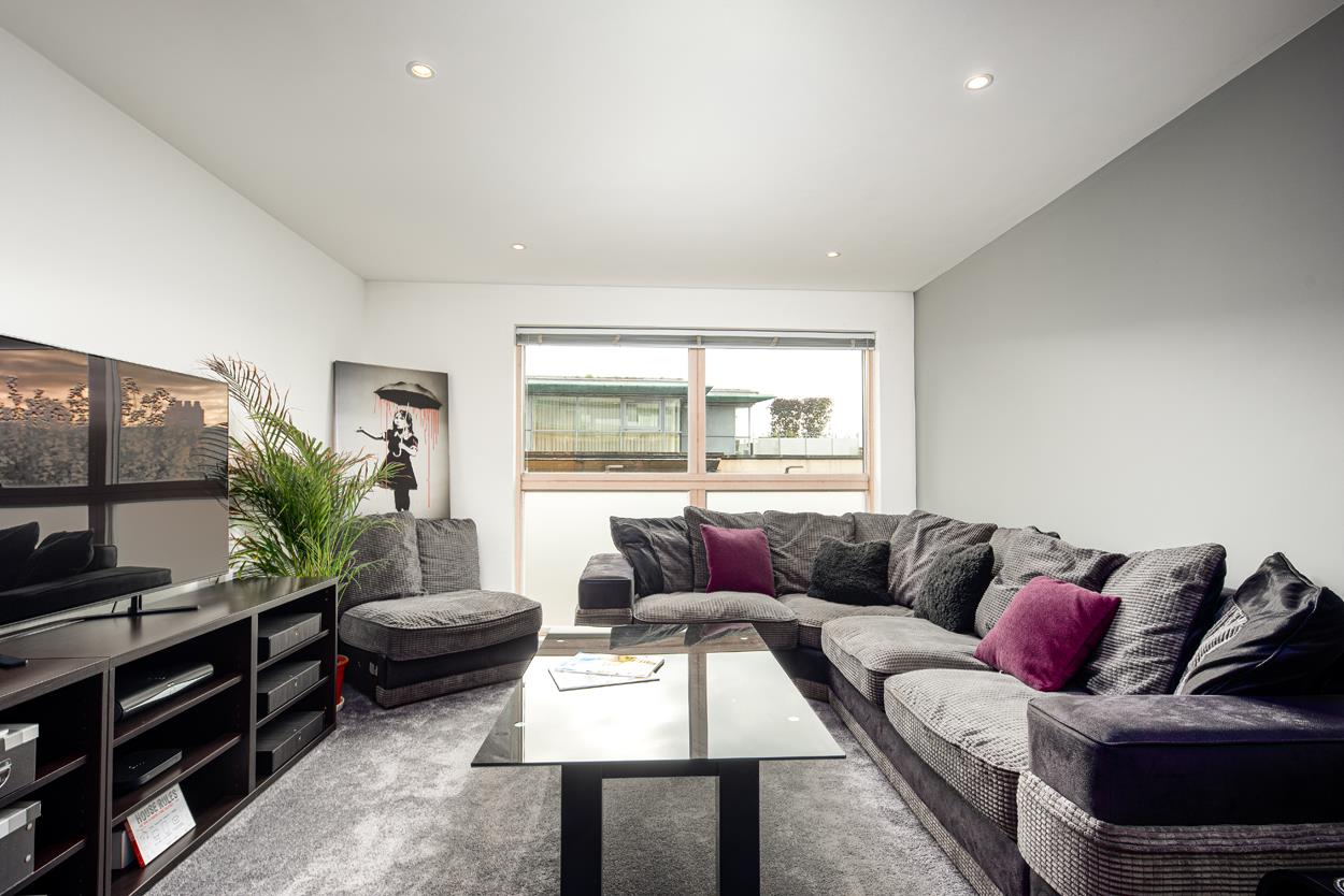 2 bed apartment for sale in North Contemporis, Merchants Road, Bristol - Property Image 1
