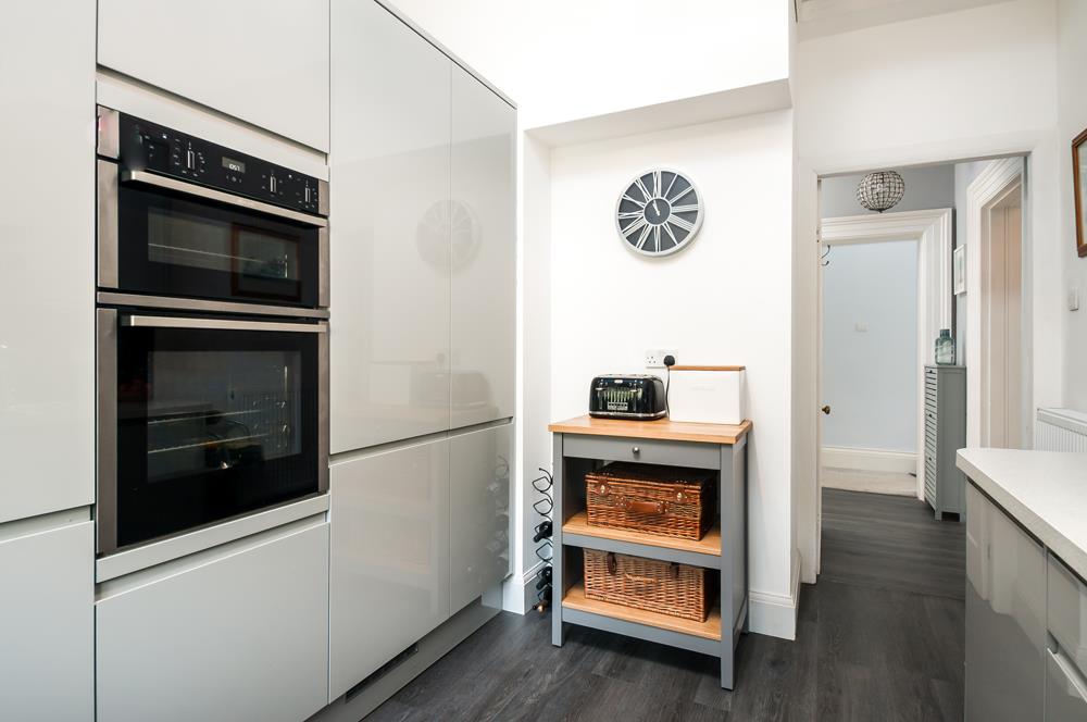 3 bed flat for sale in Apsley Road, Bristol 7