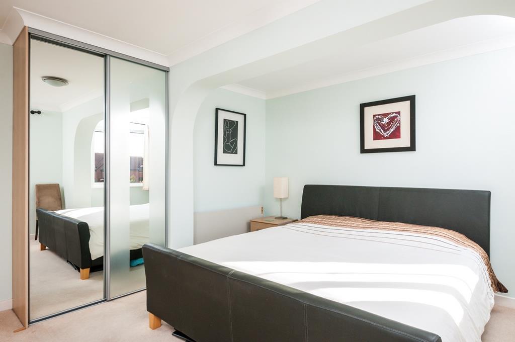 3 bed flat for sale in Cumberland Close, Bristol 7