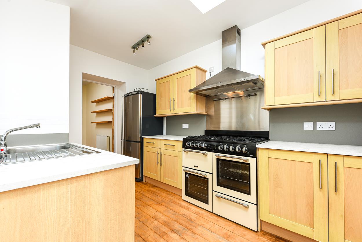 2 bed apartment to rent in Edgecumbe Road, Bristol  - Property Image 2