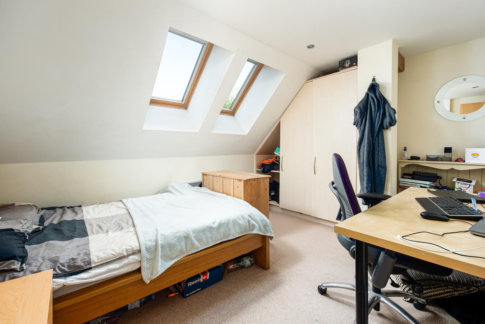 3 bed flat to rent in Elmdale Road, Bristol 8