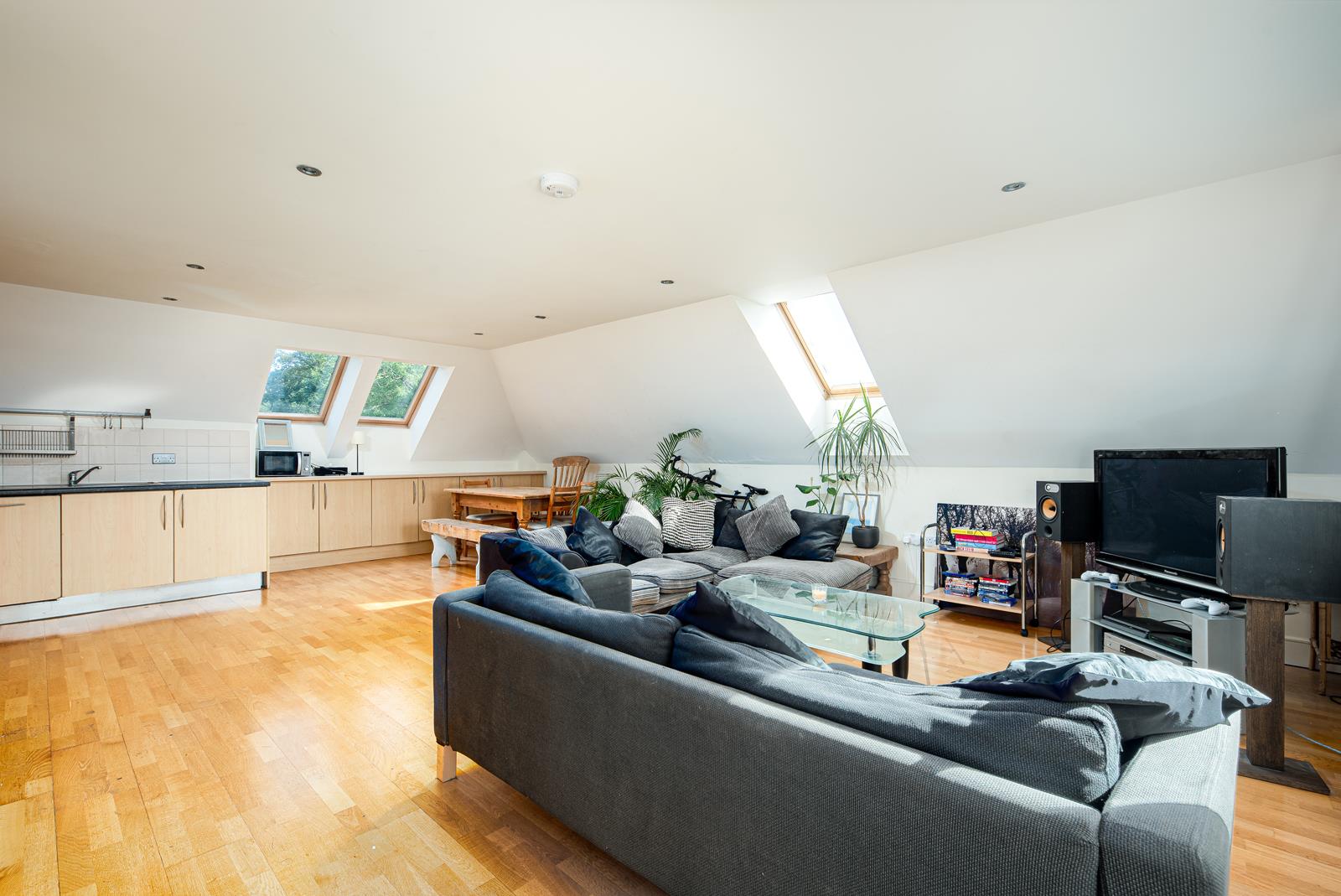 3 bed flat to rent in Elmdale Road, Bristol 1