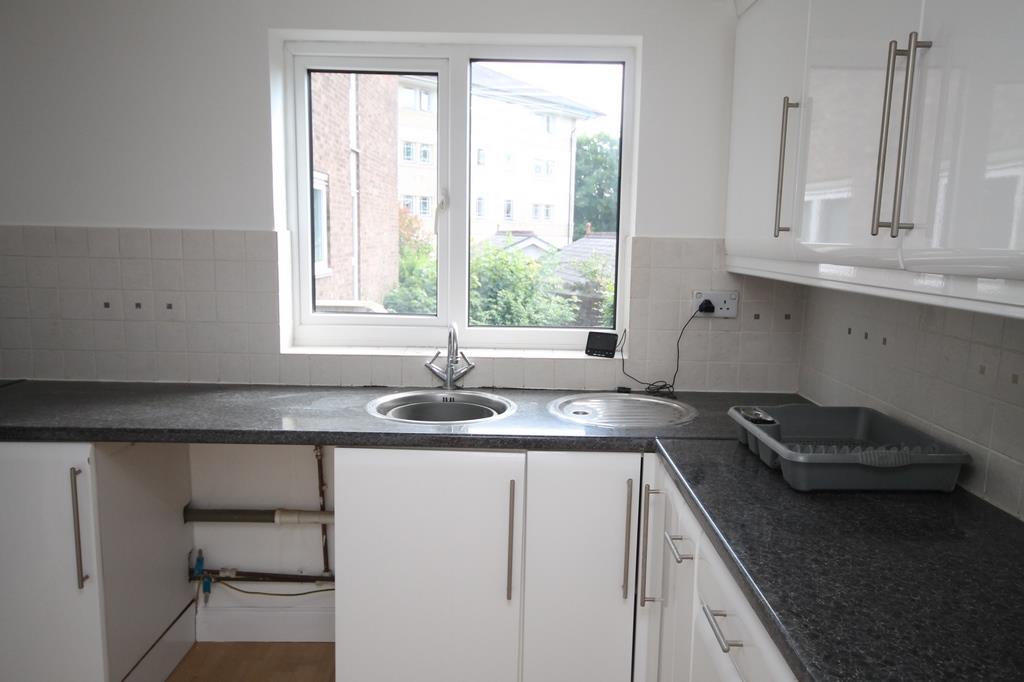 2 bed apartment to rent in Ison Hill Road, Bristol 5
