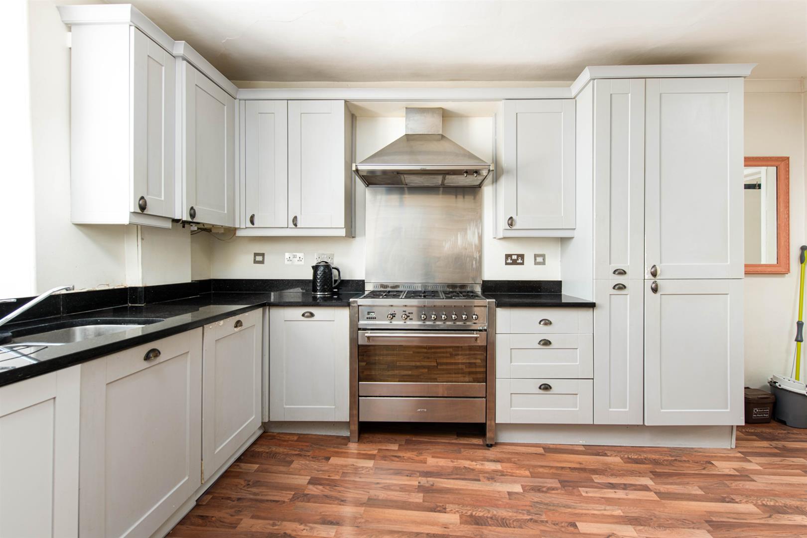 3 bed apartment to rent in Dowry Square, Bristol 4