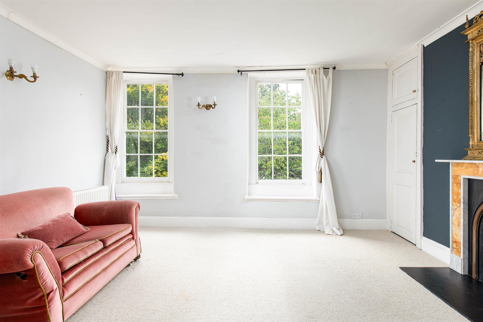 3 bed apartment to rent in Dowry Square, Bristol 2