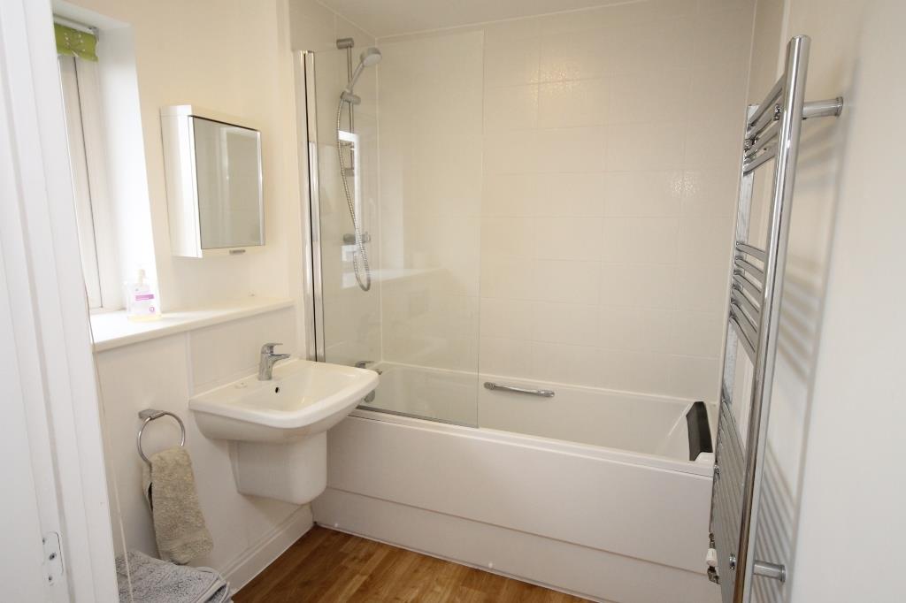 2 bed apartment to rent in Thornfield Road, Bristol 4