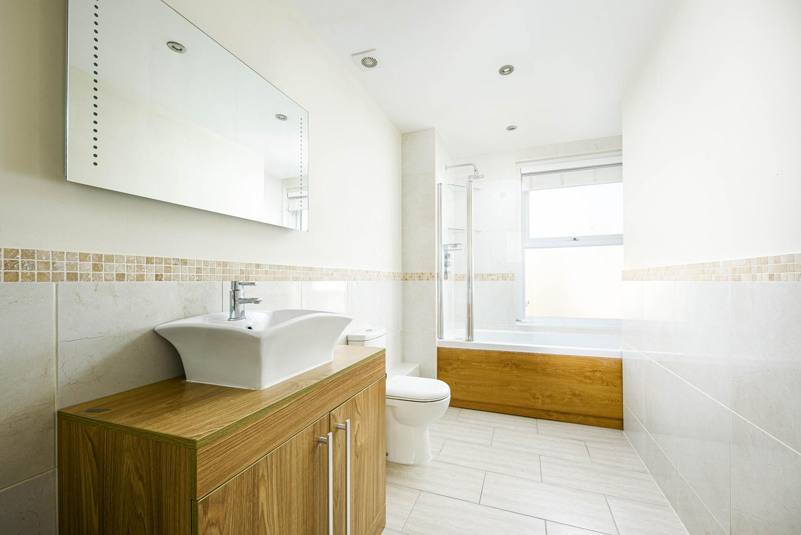 2 bed apartment to rent in Cowper Road, Bristol 8
