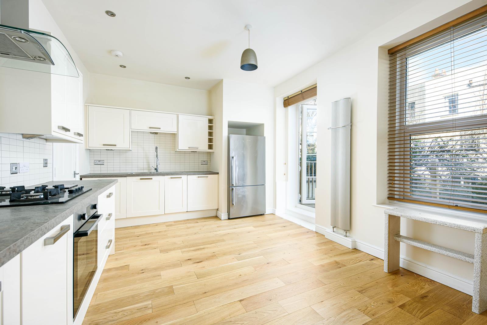 2 bed apartment to rent in Cowper Road, Bristol 1