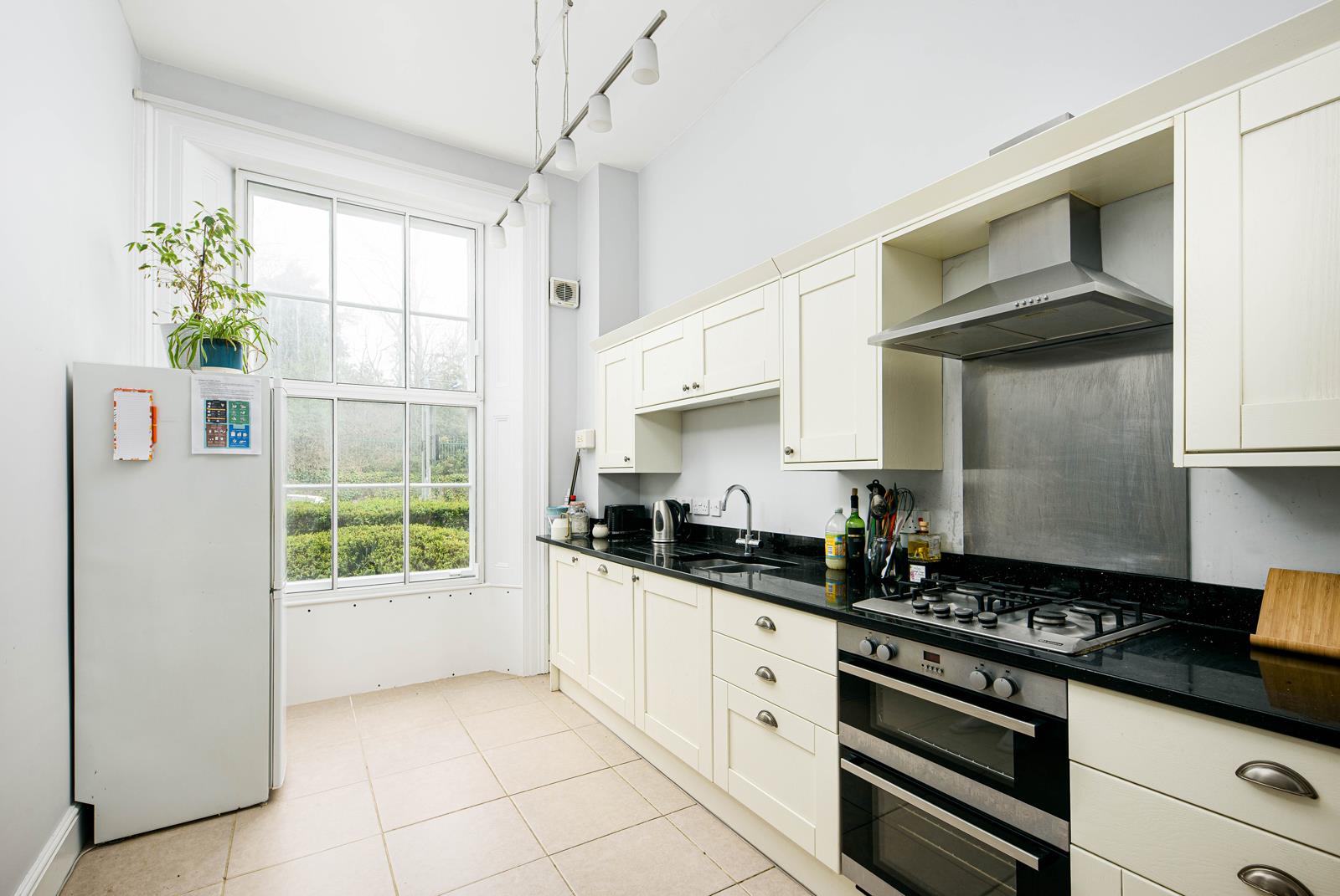 2 bed apartment for sale in Cotham Road, Bristol  - Property Image 5