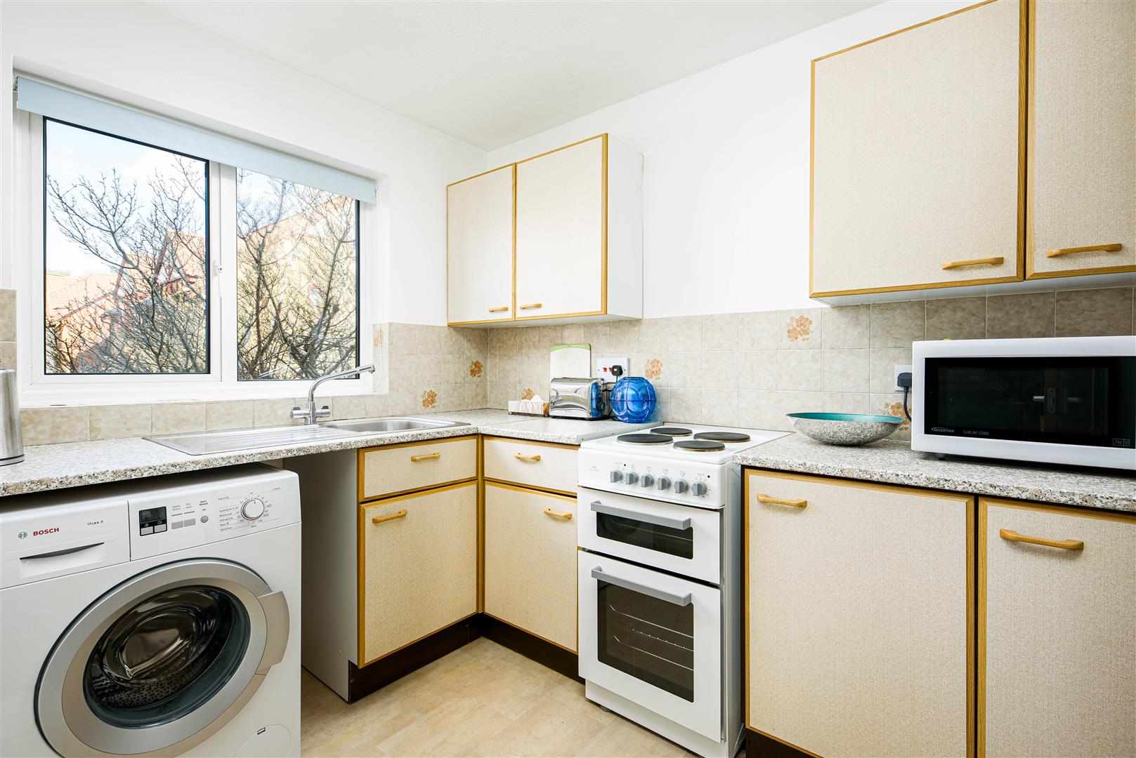 2 bed apartment for sale in Canada Way, Bristol  - Property Image 2