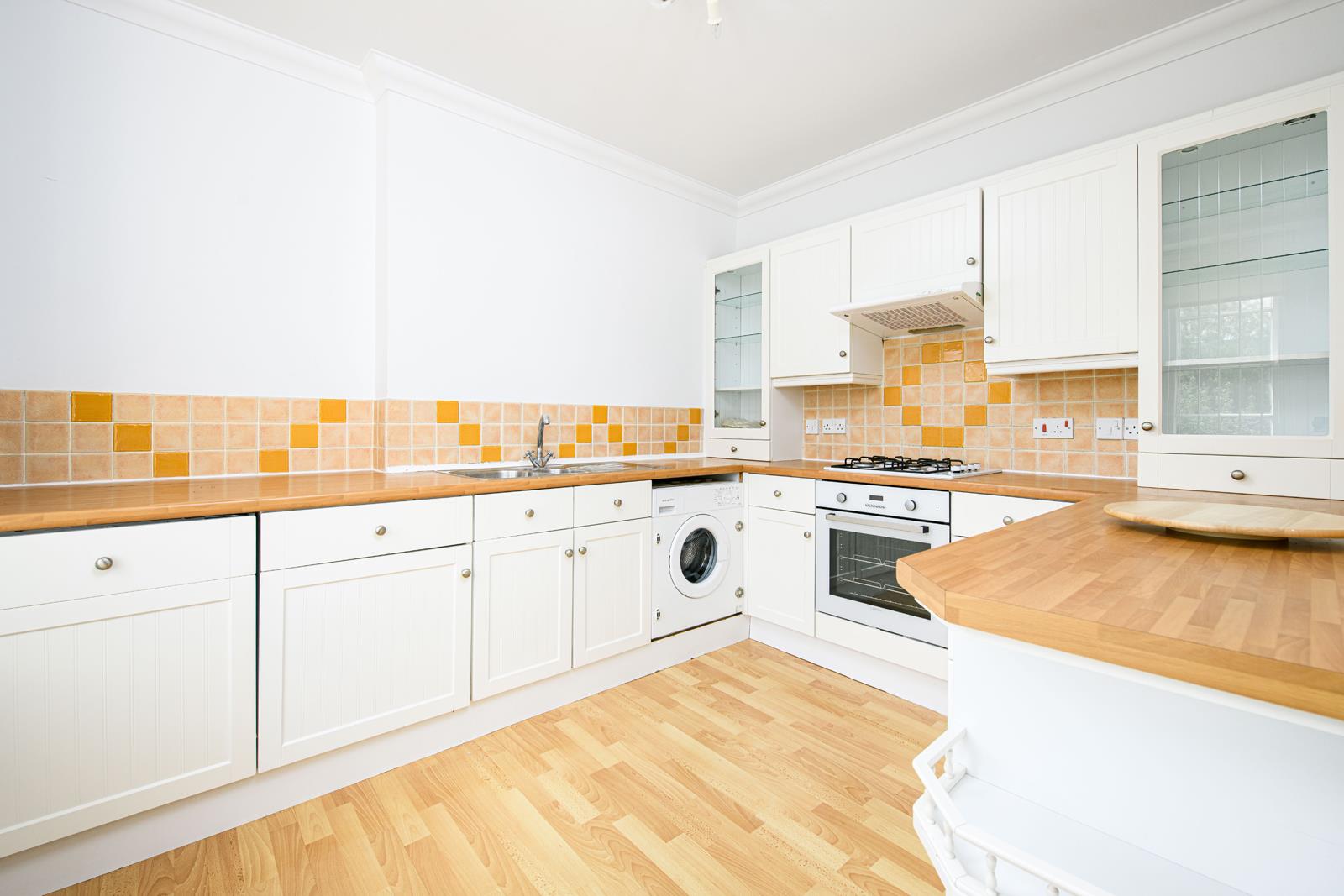 2 bed flat for sale in Clifton Park Road, Bristol - Property Image 1