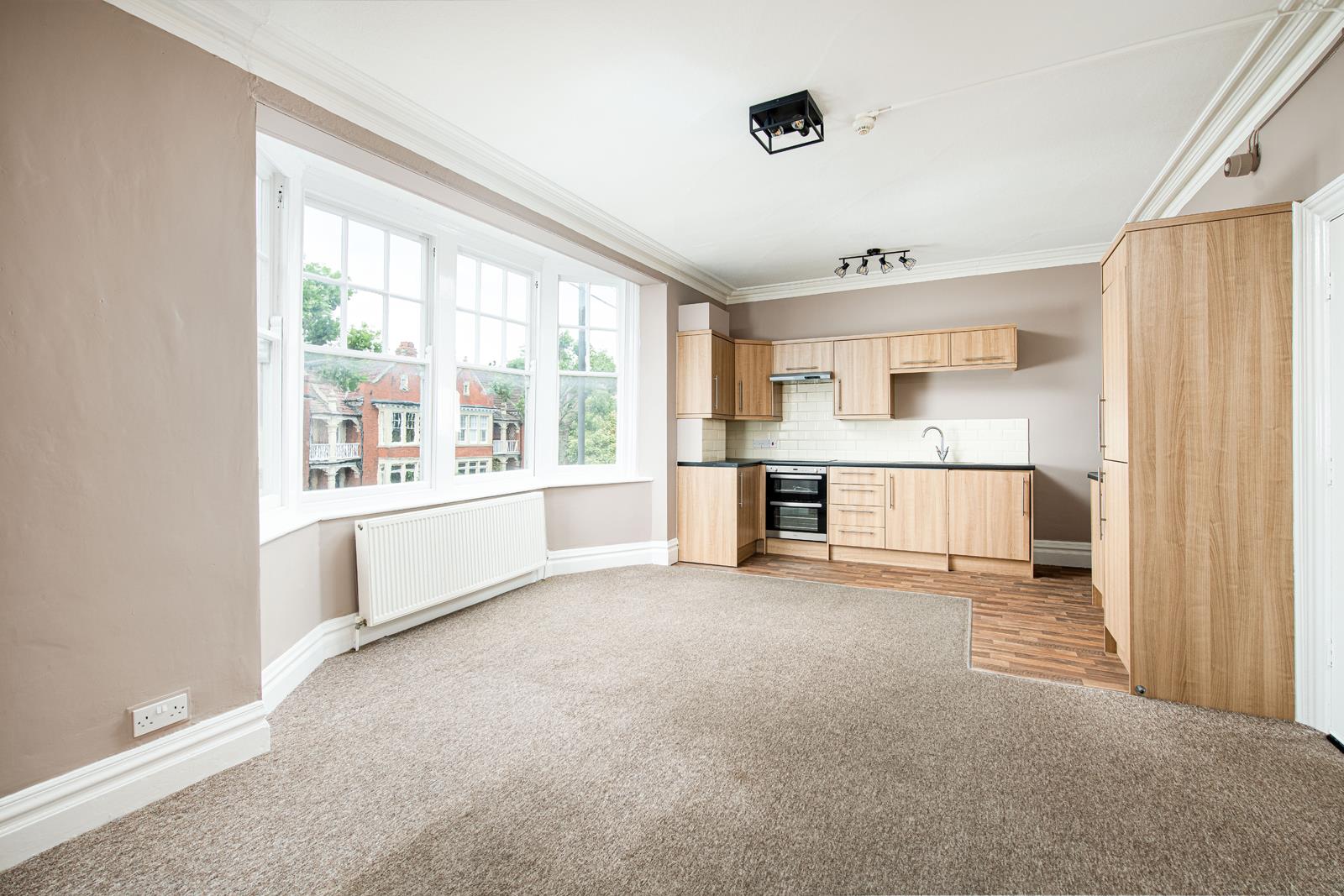 2 bed flat for sale in Station Road, Bristol 1