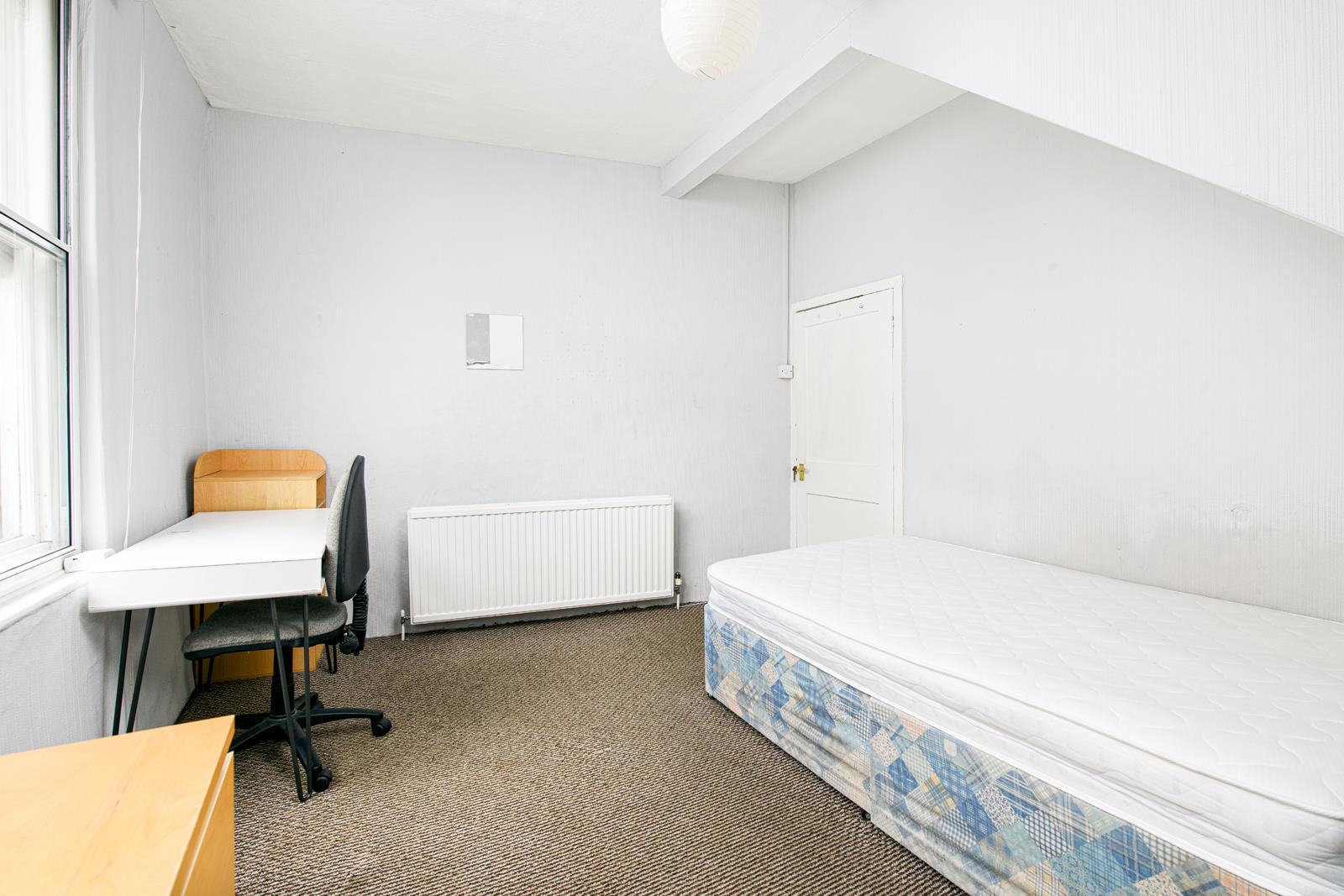 3 bed apartment to rent in Christmas Steps, Bristol 7