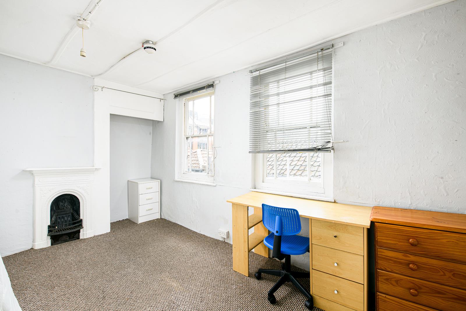 3 bed apartment to rent in Christmas Steps, Bristol 8