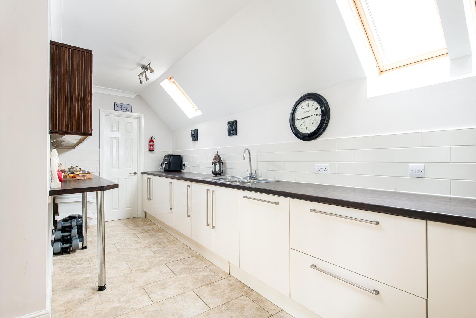 2 bed flat for sale in The Old Orchard, Bristol  - Property Image 6