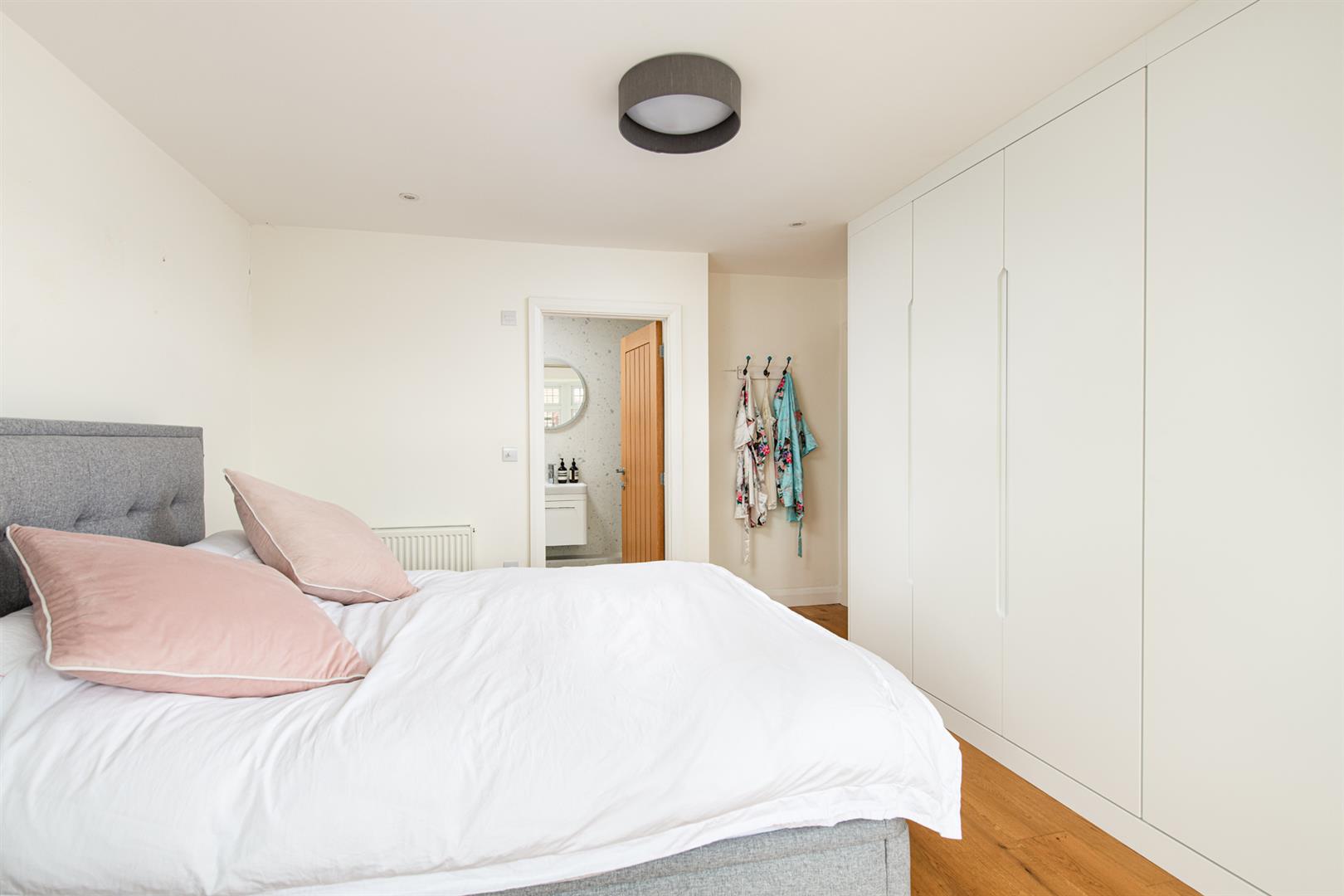 4 bed house to rent in Roman Way, Bristol 8