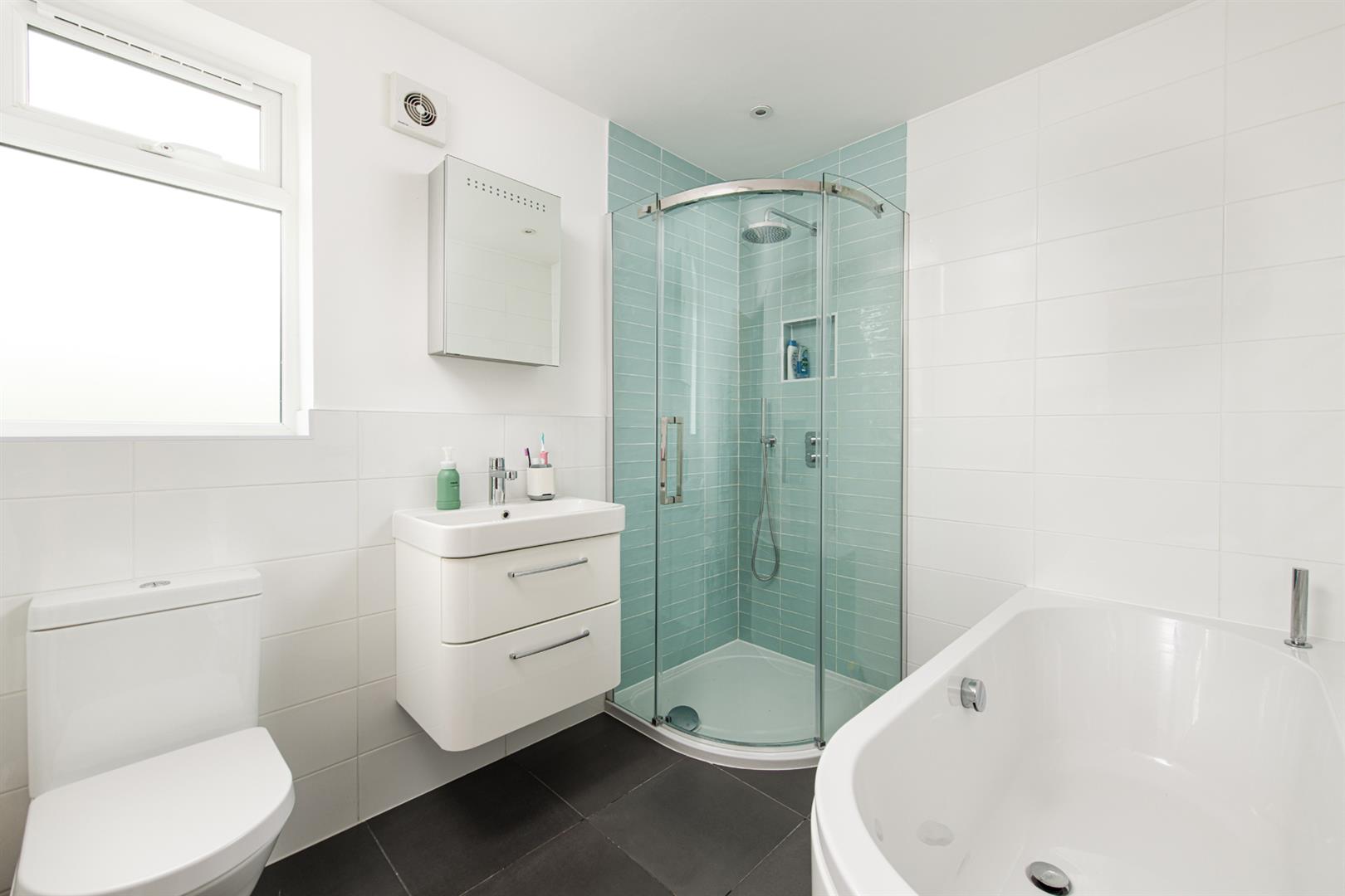 4 bed house to rent in Roman Way, Bristol 6