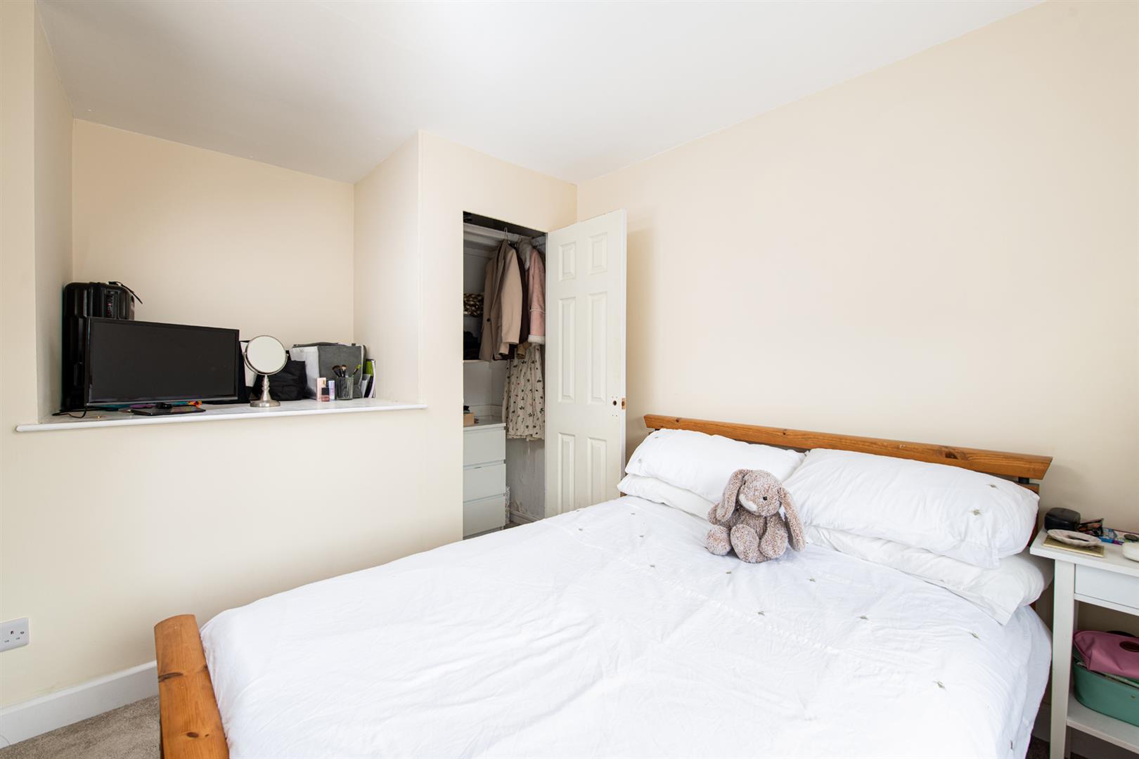 2 bed house to rent in Kimberley Close, Bristol 6