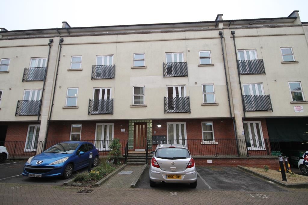 2 bed apartment to rent in Waterloo Road, Bristol 8