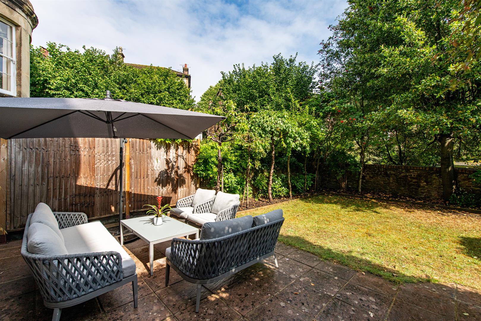 2 bed apartment for sale in Beaufort Road, Clifton 3